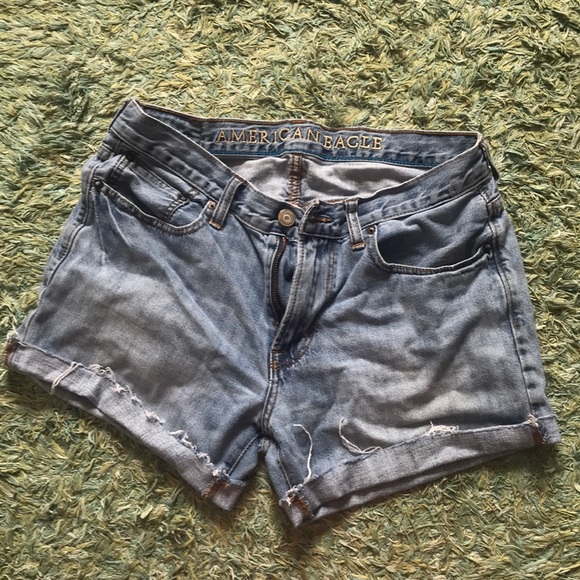 Cutoff denim shorts